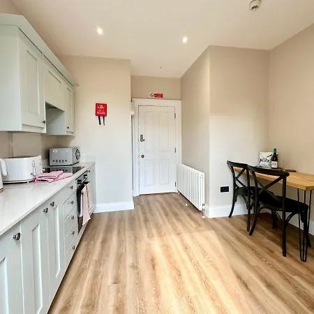 Apartment Guildhall Garden