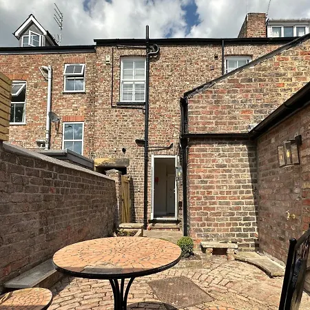 Apartment Guildhall Garden *